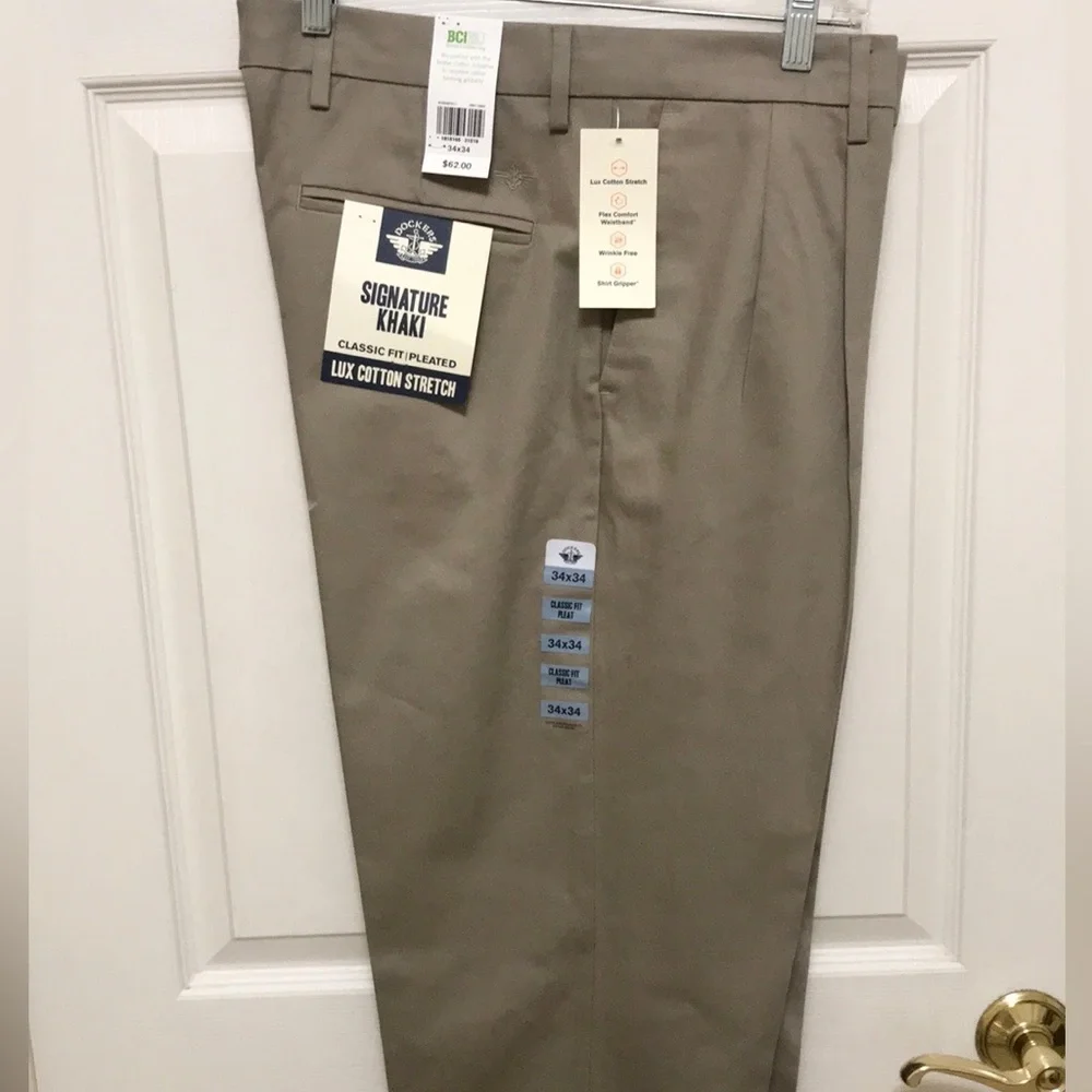 NWT Dockers Men’s Signature Khaki Slacks